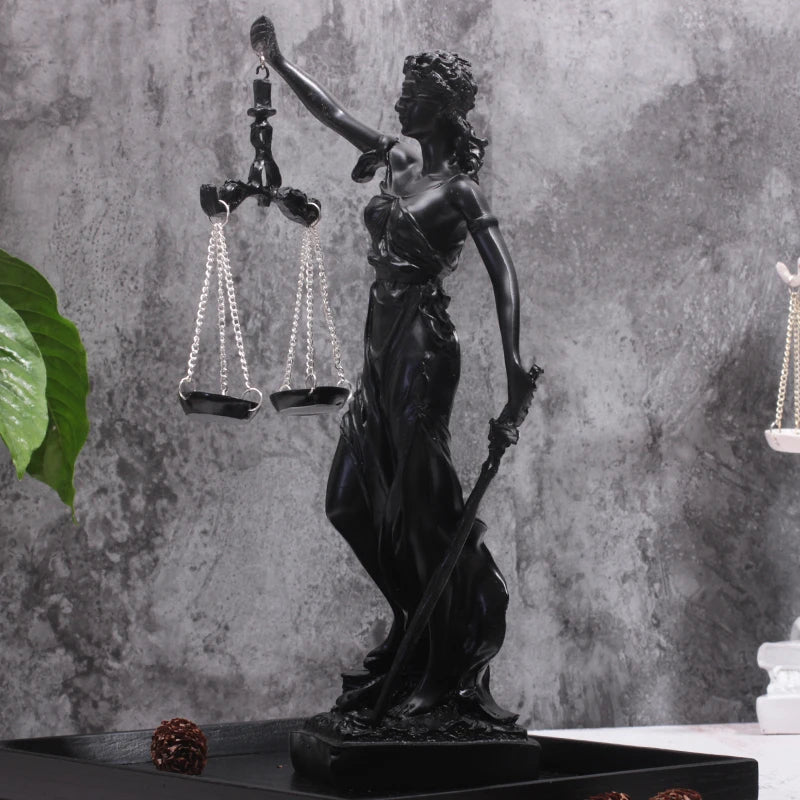 Statue Dame de la justice en résine