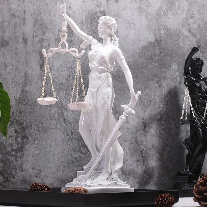 Statue Dame de la justice en résine