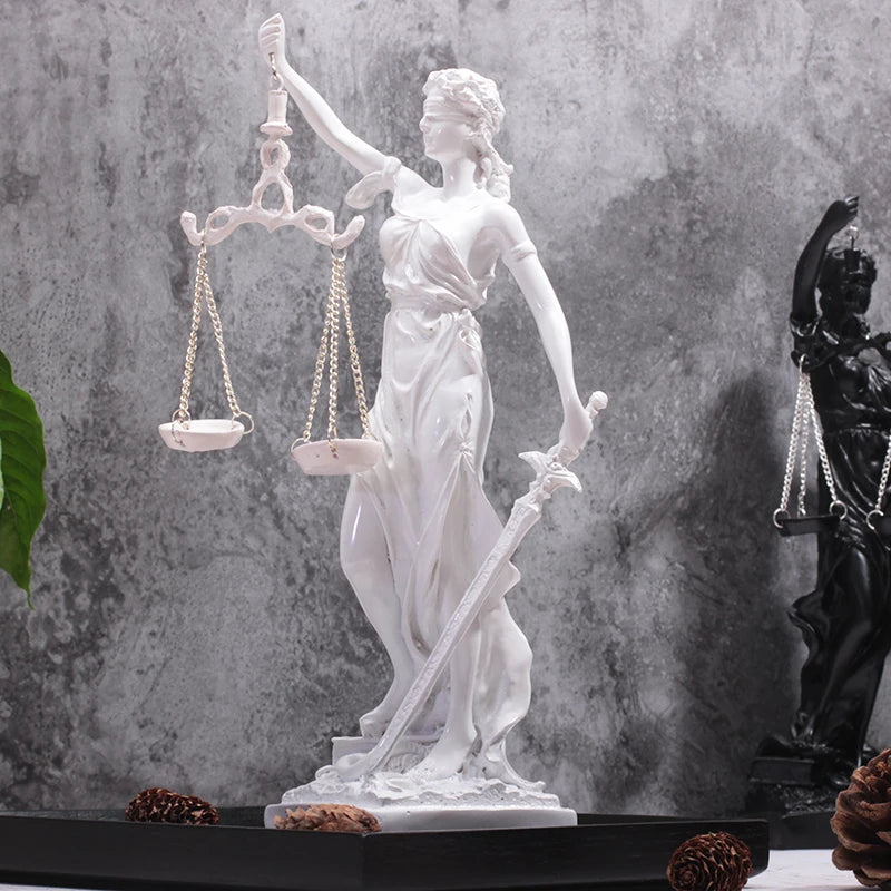 Statue Dame de la justice en résine