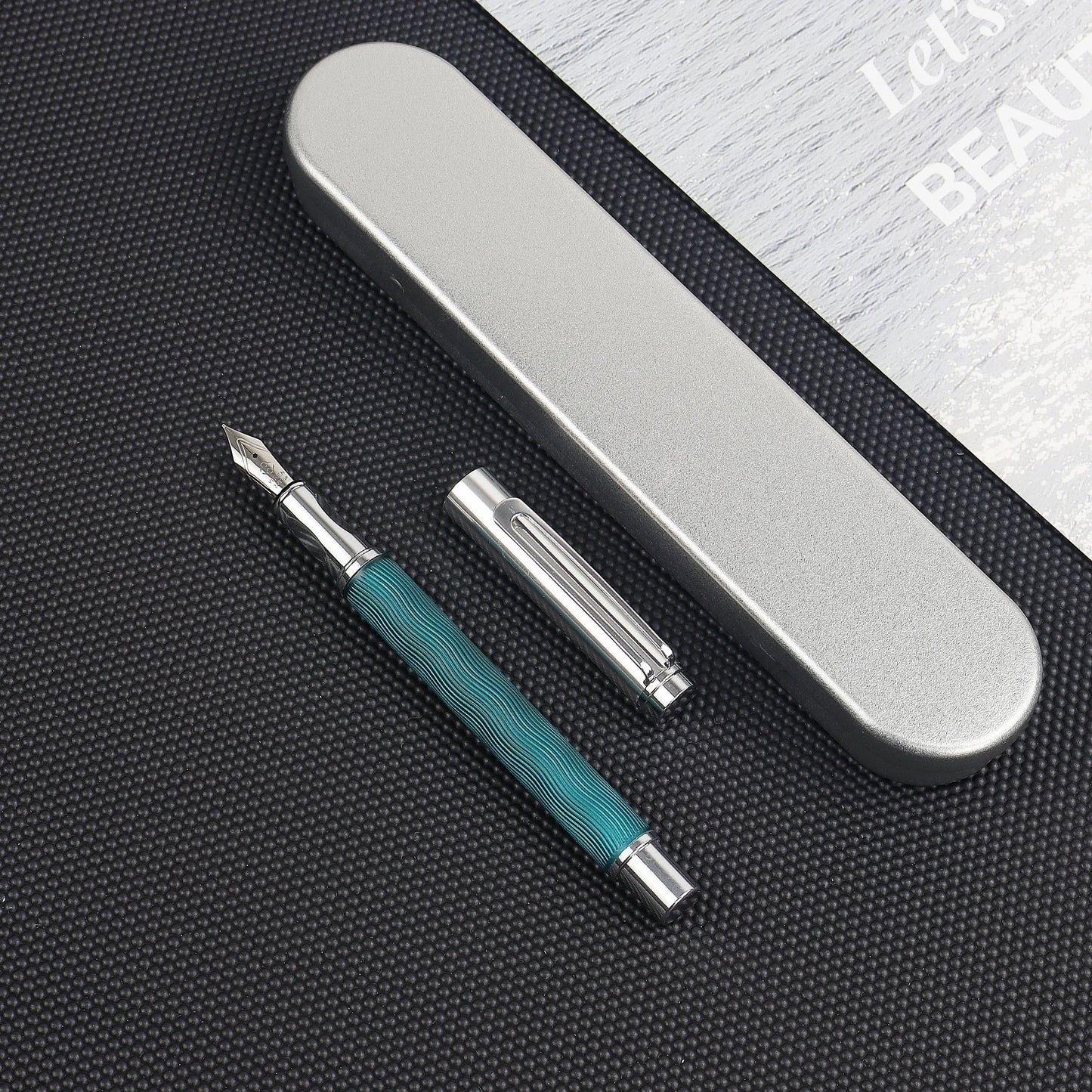 Stylo plume design et élégant