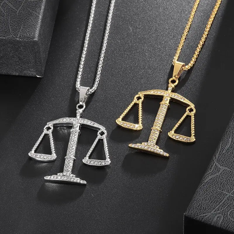 Pendentif "balance de la justice
