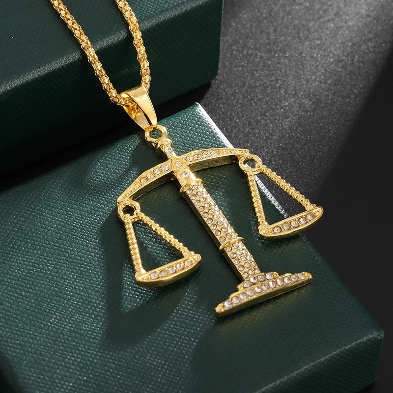 Pendentif "balance de la justice