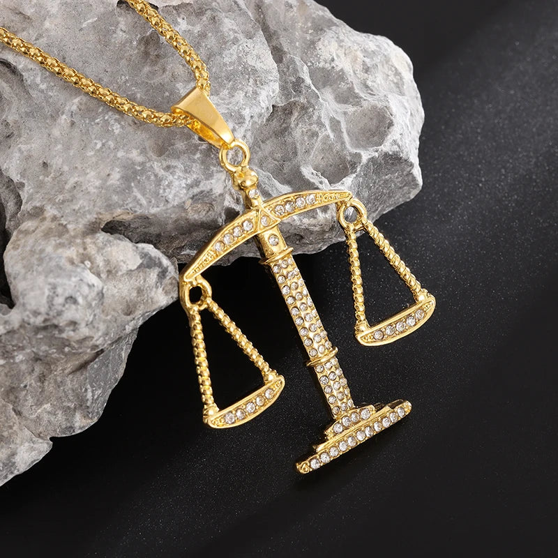 Pendentif "balance de la justice