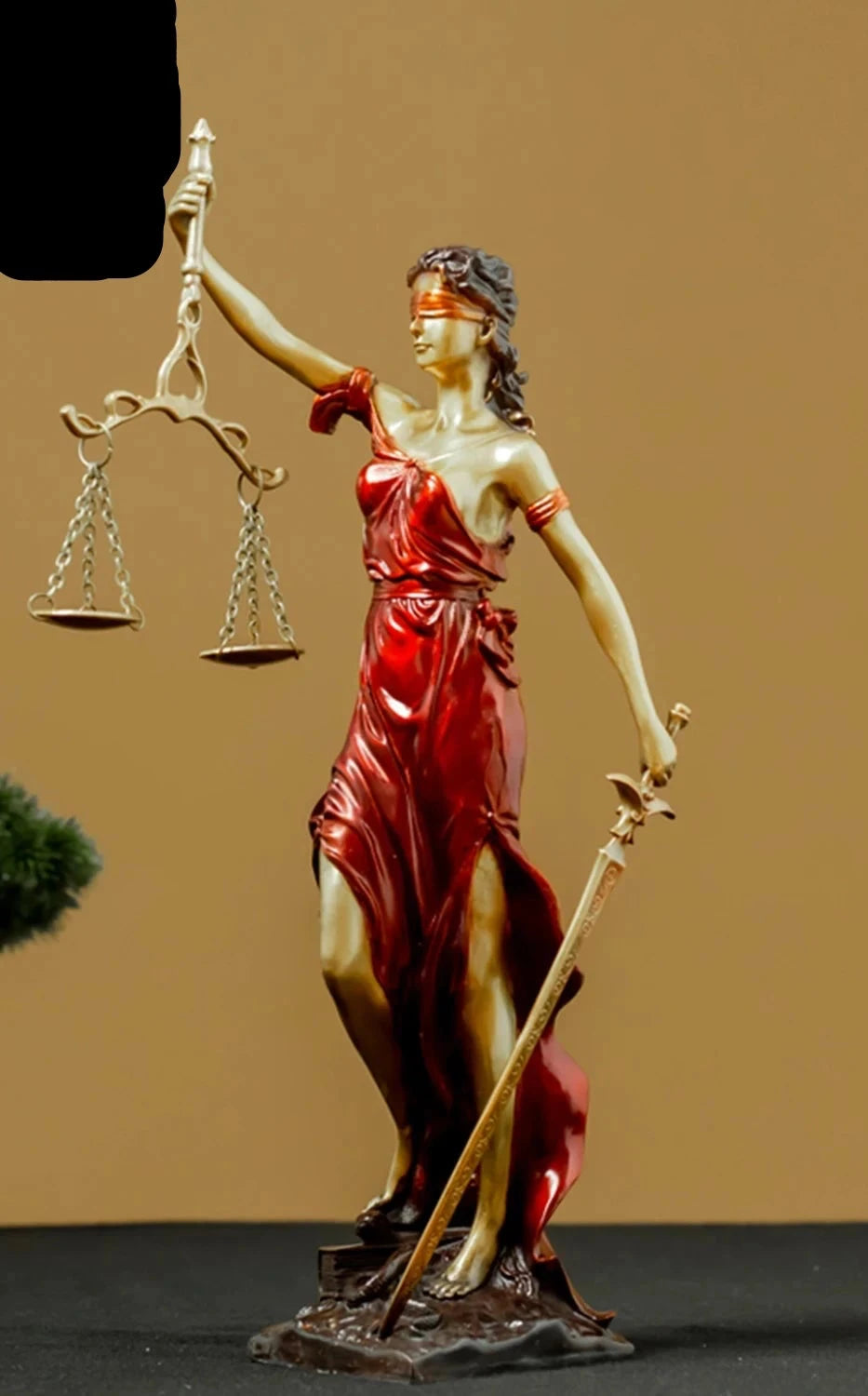 Statue en bronze "Lady Justice"