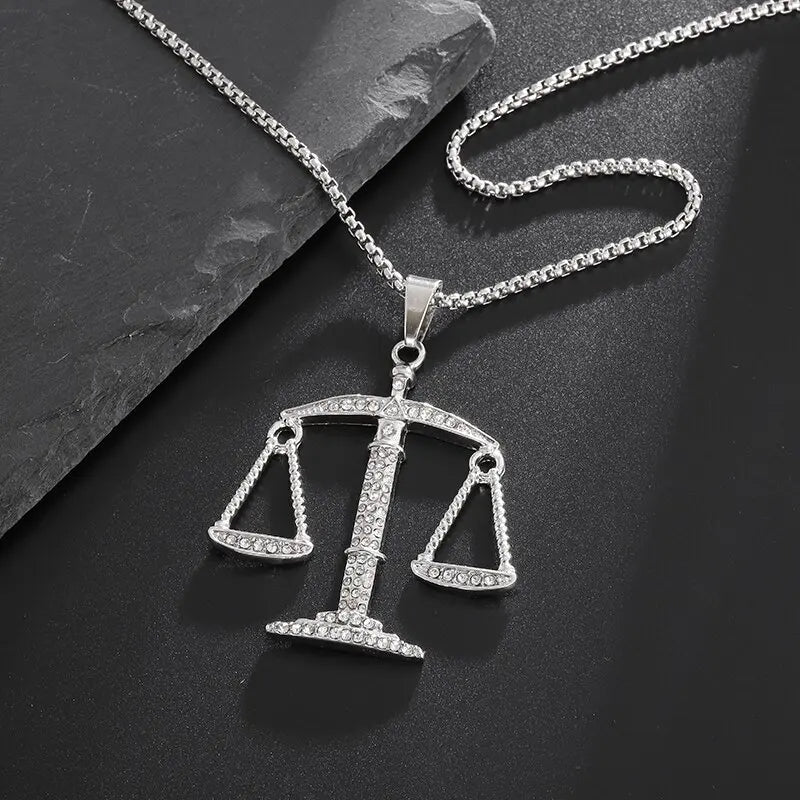 Pendentif "balance de la justice