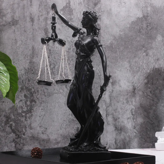Statue Dame de la justice en résine