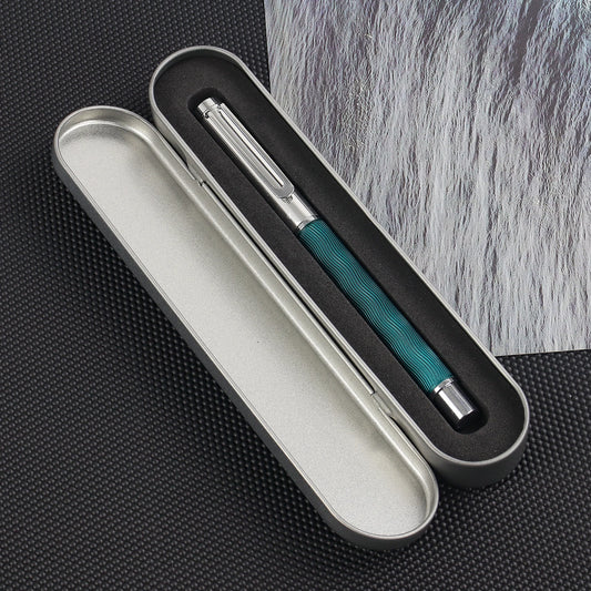 Stylo plume design et élégant